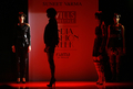 2008年3月12日、インド・ニューデリー市内で発表されたSuneet Varmaの08/09年秋冬コレクション。(c)AFP/Manpreet ROMANA