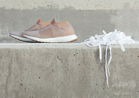 シリーズ初のレースレス仕様、「アディダス」ウルトラブースト