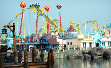 ディズニーランドそっくり、中国に新テーマパークがオープン 写真2枚