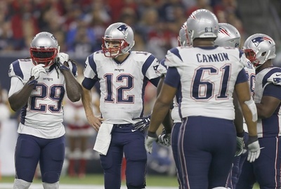 ペイトリオッツ、連敗止めてプレーオフ進出決める
