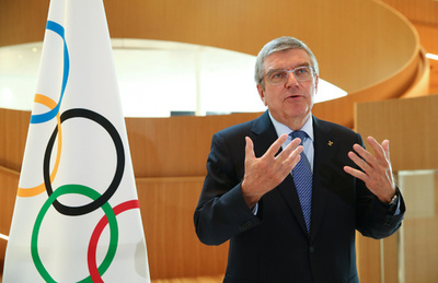 2021年は東京五輪「最後の選択肢」、IOC会長