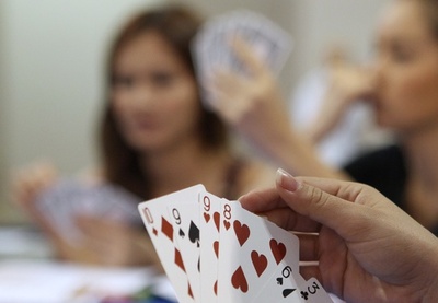 タイ、外国人犯罪摘発で捕まえたのはブリッジで遊ぶ32人