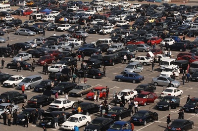 米上場予定の中古自動車サイト「優信」、巨額赤字に不安感