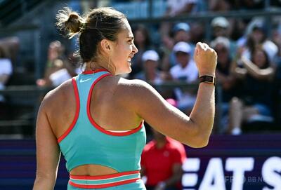 サバレンカ、MP4本しのいで4強入り ベルリンOP