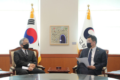 韓国、日本大使呼び出し抗議 文氏やゆの「不適切発言」で