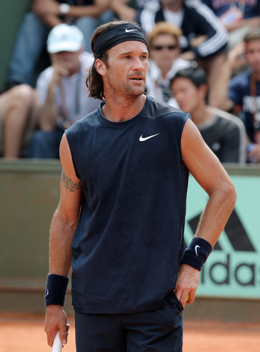 モヤ 全仏初戦で敗れる