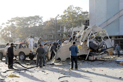 アフガニスタン陸軍のバスを狙った自爆テロで、31人死亡、負傷者多数