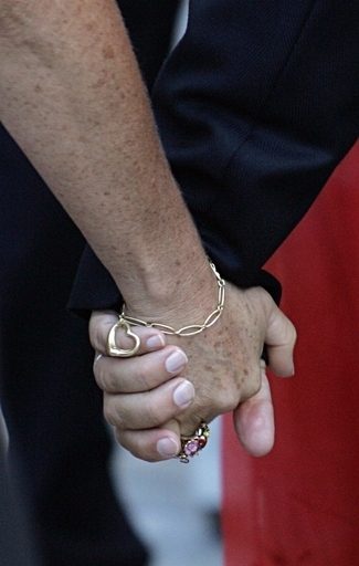 夫婦愛語ってベーコン半頭分、英で900年以上続く「裁判」