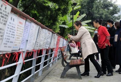 旧正月の連休は「地獄の合宿」 親に結婚を迫られる中国の若者たち