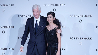 ＜動画＞2013年「フォーエバーマーク賞」に黒木瞳、都内で受賞式