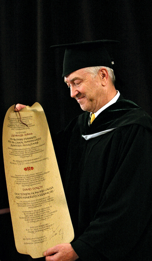 米映画監督デビッド・リンチ 国立演劇映画芸術アカデミーから名誉博士号を取得