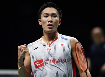 桃田が逆転勝ちで8強、西本はチェン龍に敗れる 世界バドミントン