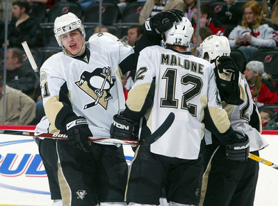 ペンギンズ デビルズ降しプレーオフ進出を決める