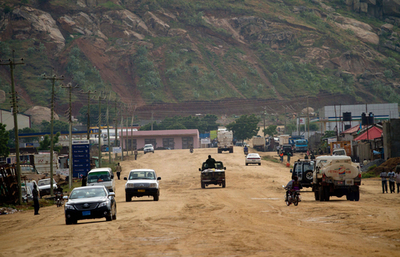 「南スーダン」首都の素顔、荒廃しながらもコスモポリタンな街