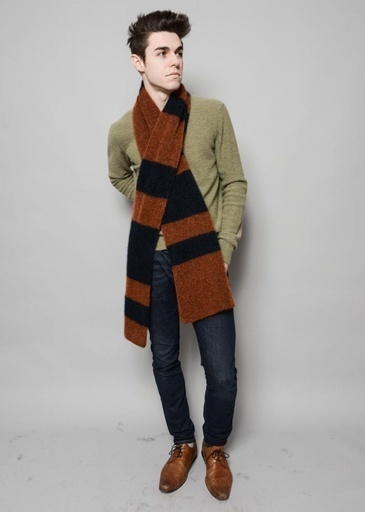 メンズ用ニットの既成概念払拭した斬新なデザイン、「エドムンド マクナルティ ニットウェア」