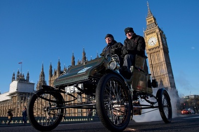 120年の歴史誇る「ベテランカー・レース」開催、英国