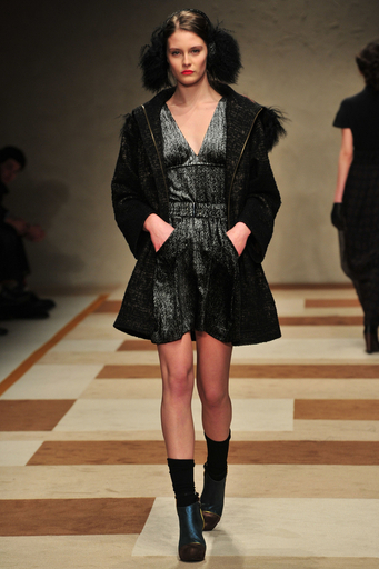 ＜12/13年秋冬ミラノコレクション＞クリスティナ ティ