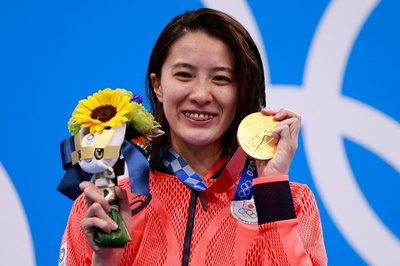 「夢みたい」と大橋 引退危機乗り越え五輪2冠の快挙達成