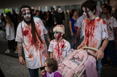 ゾンビがサンパウロの街を占領、「死者の日」に合わせイベント