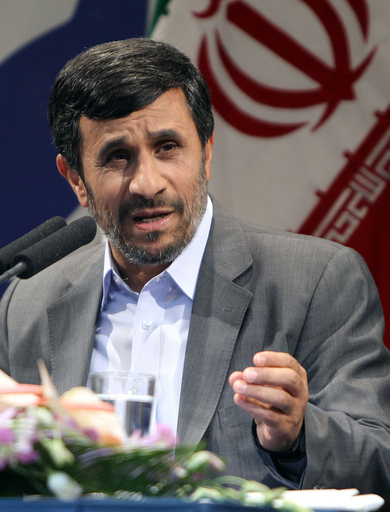 イラン大統領、核交渉を2か月間「凍結」