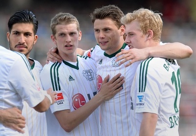 レバークーゼン、ニュルンベルクに快勝で4位守る