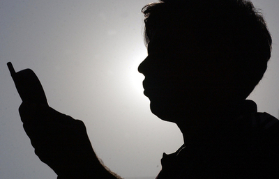 ｢精霊｣からの電話で金銭巻き上げ、詐欺団摘発 バングラデシュ