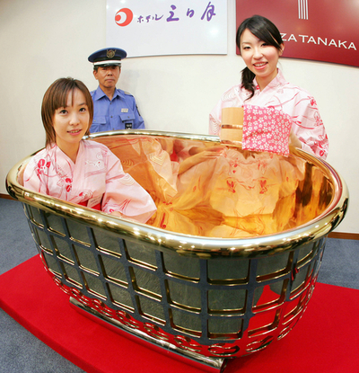 「黄金風呂」盗まれる