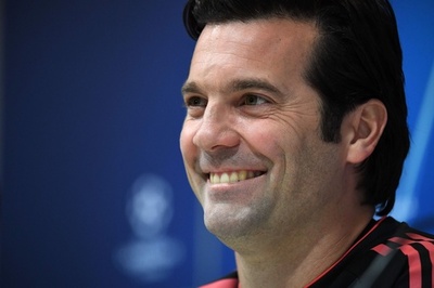 ジュリア・ロバーツに聞いて、モウ氏復帰うわさにレアル監督がジョーク