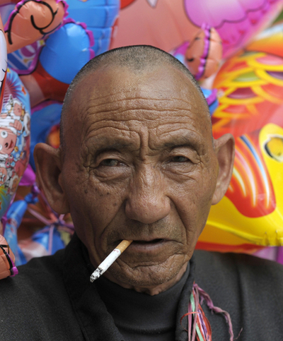 県職員への喫煙命令、批判受け県当局が取り消し 中国