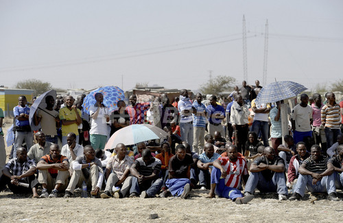 南ア プラチナ鉱山スト 他の鉱山にも波及 写真7枚 ファッション ニュースならmode Press Powered By Afpbb News