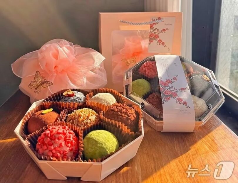 ソウル市麻浦区望遠洞のカフェ「タンゴ堂」が発売した5万9000ウォンの「ドゥチョンク」旧正月セット＝タンゴ堂提供(c)news1