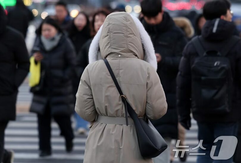 寒波が続いた6日、ソウル市光化門交差点(c)news1