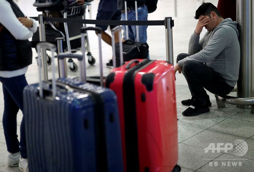 英旅行大手トーマス・クックが破綻、旅行者60万人足止め