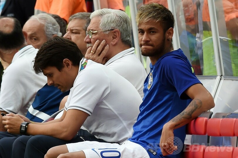 3位決定戦会場入りのブラジル代表にブーイング