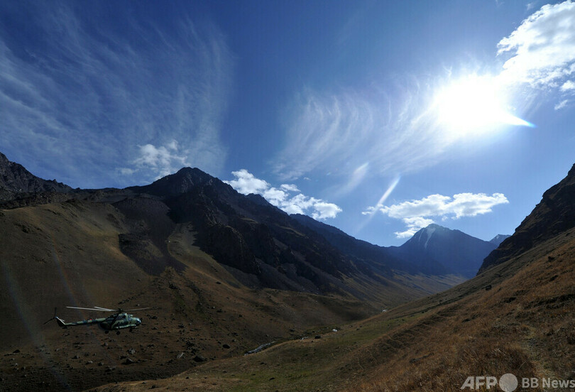 「プーチン峰」のウクライナ国旗、キルギス登山連盟が撤去