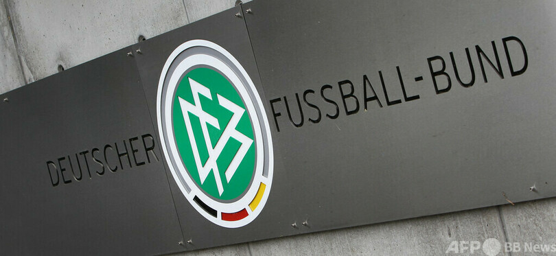 イスラエル戦でナチス式敬礼、独サッカーファンを捜査