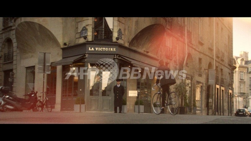 カルティエ 新作ジュエリーコレクション「パリ ヌーベルバーグ」 9月16日まで特別ディスプレイ