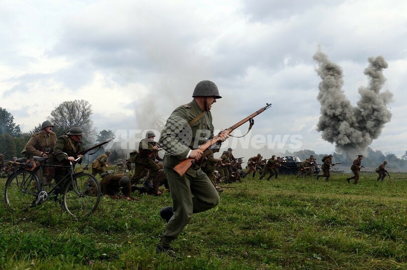 旧ドイツ軍によるポーランド侵攻を再現、第2次世界大戦きっかけ