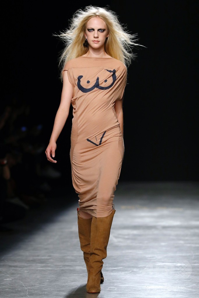 「アンドレアス・クロンターラー フォー ヴィヴィアン・ウエストウッド」17年春夏