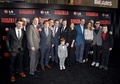 米ハリウッド（Hollywood）で開催の映画『GODZILLA』のプレミア上映会に出席したキャストとスタッフら（2014年5月8日撮影）。(c)AFP/Getty Images/Kevin Winter