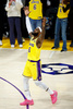 22-23NBA、ロサンゼルス・レイカーズ対オクラホマシティ・サンダー。NBAの歴代最多得点記録を更新し、歓喜するロサンゼルス・レイカーズのレブロン・ジェームズ（2023年2月7日撮影）。(c)Ronald Martinez/Getty Images/AFP 