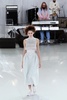 フランス・パリ市内で発表された「シャネル（CHANEL）」14年春夏オートクチュールコレクション（2014年1月21日撮影）。(c)AFP/PATRICK KOVARIK