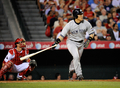 09MLB、ニューヨーク・ヤンキース（%%New York Yankees%%）の松井秀喜（%%Hideki Matsui%%）は21日、ロサンゼルス・エンゼルス・オブ・アナハイム（%%Los Angeles Angels of Anaheim%%）戦の8回に代打で出場し、第27号ソロ本塁打を放った。試合はヤンキースが2-5で敗れた。写真は本塁打を放つヤンキースの松井秀喜。（2009年9月21日撮影）(c)AFP/Getty Images/Kevork Djansezian