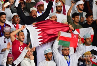 カタールのユニ着た英国人逮捕、UAE開催のアジア杯で 英報道 カタールのユニ着た英国人逮捕、UAE開催のアジア杯で 英報道