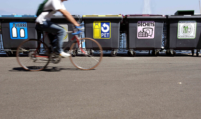 スイスの「偽ゴミ袋」、偽造品製造者が大量生産して密輸