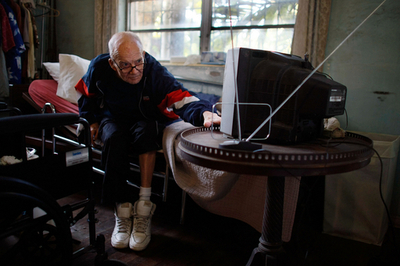 米地デジ移行、6月に延期へ 「国民の準備できていない」