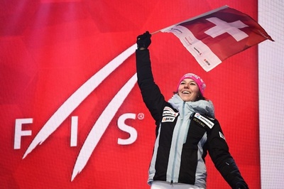 ホルドナー、女子複合で史上5人目の連覇達成 世界アルペン