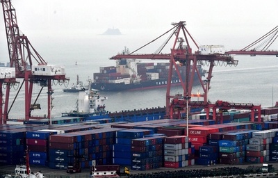 中国、1～3月の貿易収支8割減