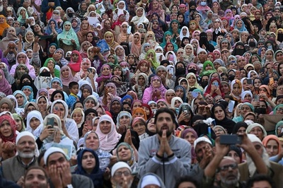 印カシミールで預言者生誕祭