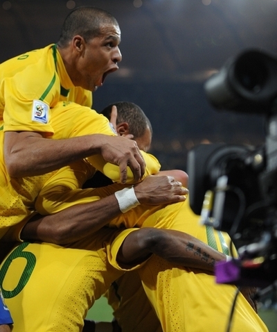 ブラジルがコートジボワールに勝利、決勝T進出決定 W杯